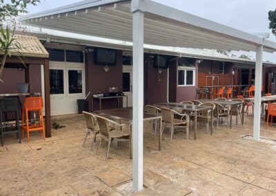 retractable roof Perth installation